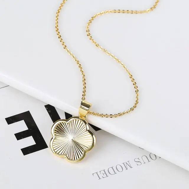 Goudkleurige Ketting met Bloemetje - Diverse Kleuren